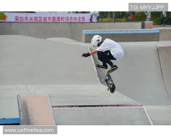 深圳滑板队的战术分析与盯防策略探讨