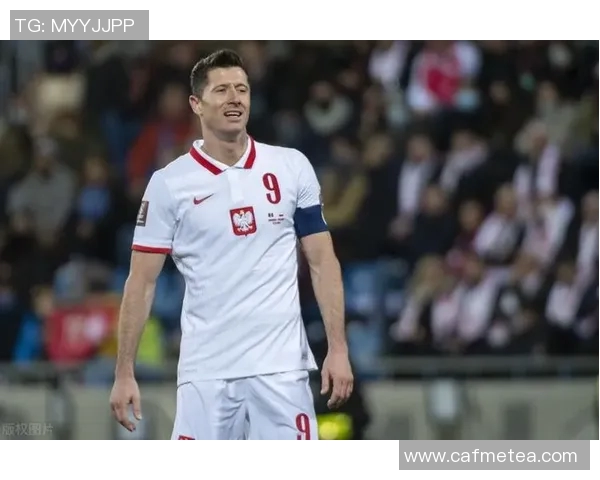 莱万领衔球队新征程挑战赛季巅峰目标全力以赴展现足球魅力