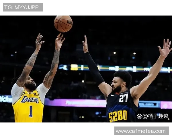 丹佛掘金与洛杉矶湖人激战正酣谁能在季后赛中笑到最后