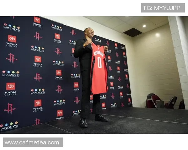 布鲁克洛佩斯：从NBA巨星到篮球战术的创新者与领袖之路